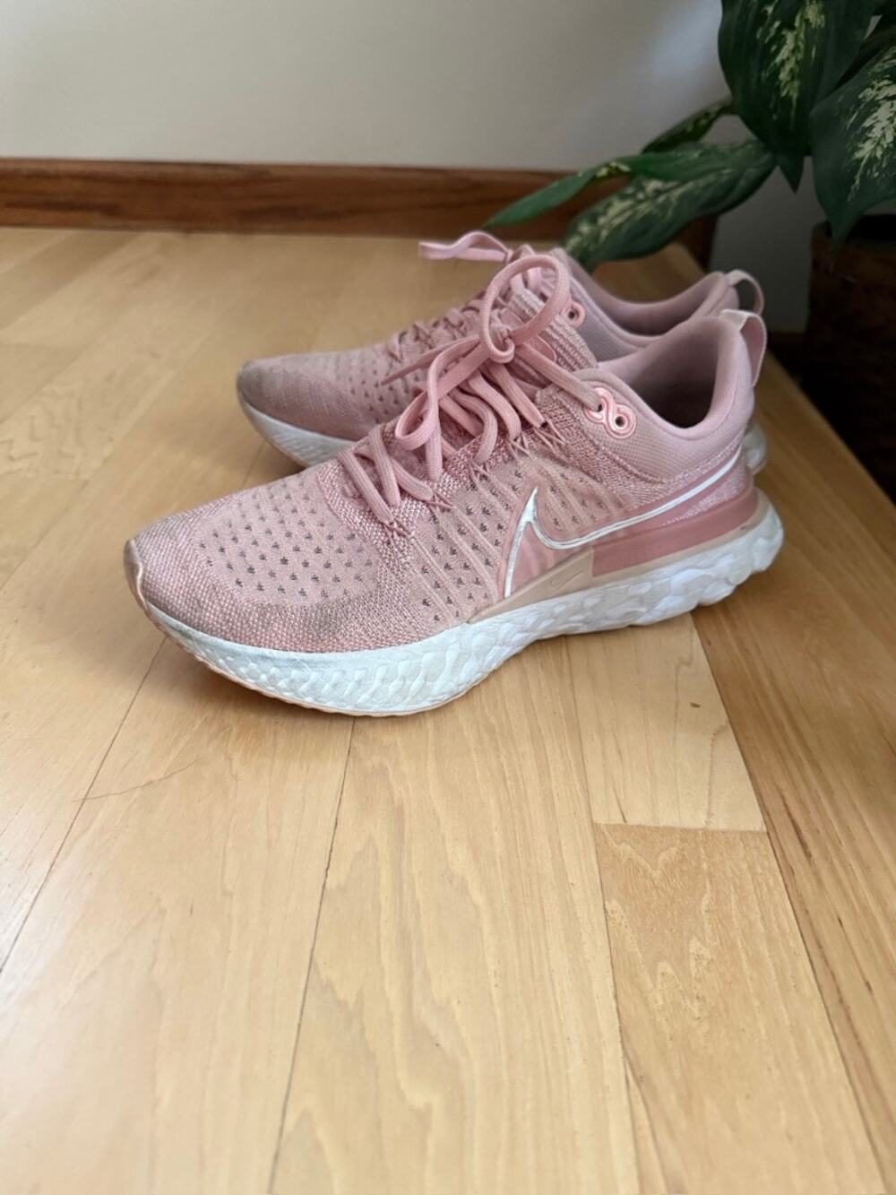 Nike React Pink Sneakers
